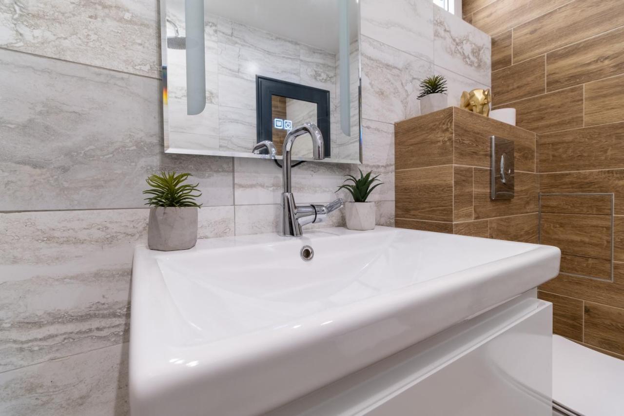 Chic 1Br Apartment With Balcony In Plovdiv Esterno foto